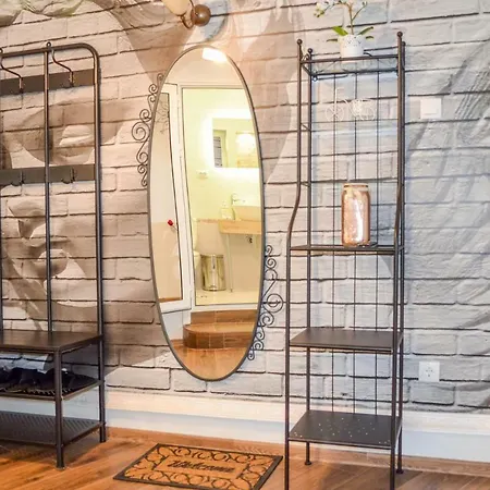 Host Housee Angel's -2 Bedroom, 2 Bathroom In Centre Apartment *