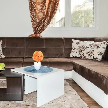 Appartamento Host Housee Angel's -2 Bedroom, 2 Bathroom In Centre *